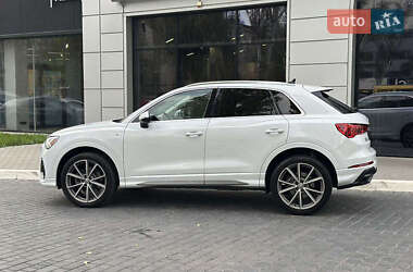 Внедорожник / Кроссовер Audi Q3 2019 в 