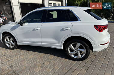 Внедорожник / Кроссовер Audi Q3 2019 в 