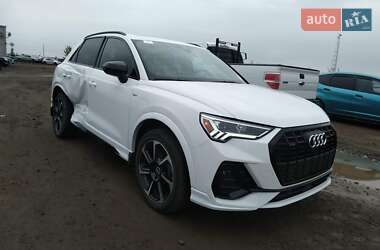Внедорожник / Кроссовер Audi Q3 2021 в 
