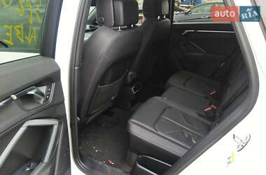 Внедорожник / Кроссовер Audi Q3 2021 в 