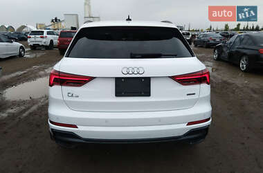 Внедорожник / Кроссовер Audi Q3 2021 в 
