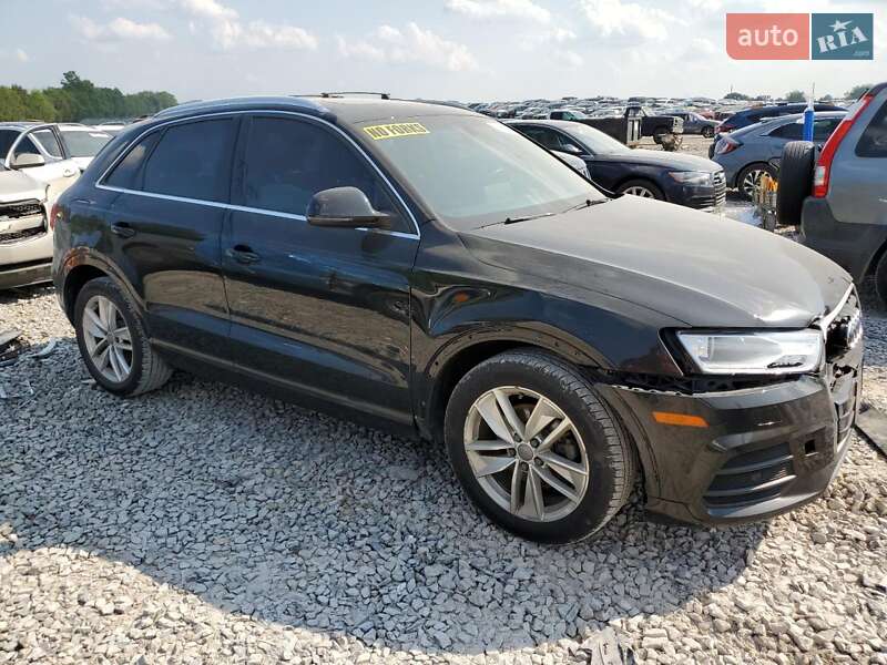 Внедорожник / Кроссовер Audi Q3 2016 в Львове