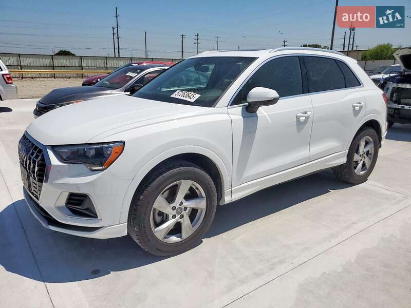 Внедорожник / Кроссовер Audi Q3 2020 в 