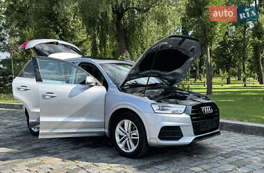 Внедорожник / Кроссовер Audi Q3 2016 в 