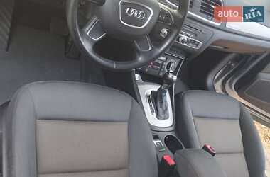 Внедорожник / Кроссовер Audi Q3 2015 в 