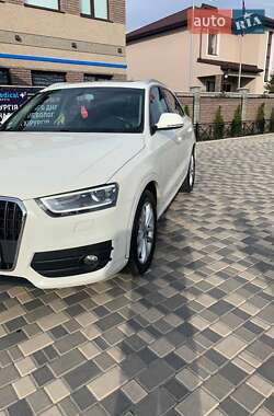 Внедорожник / Кроссовер Audi Q3 2012 в 
