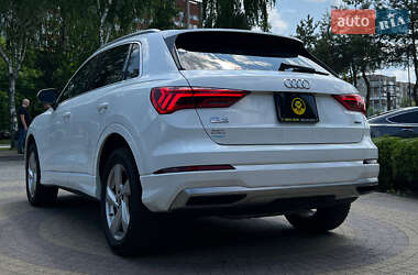 Внедорожник / Кроссовер Audi Q3 2019 в 