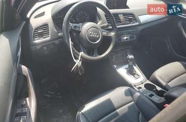 Внедорожник / Кроссовер Audi Q3 2016 в 