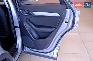 Внедорожник / Кроссовер Audi Q3 2015 в 