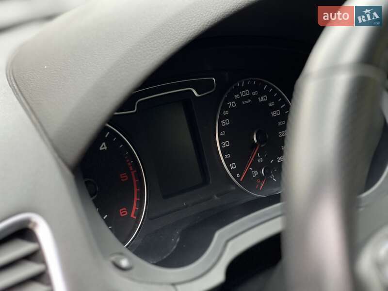 Внедорожник / Кроссовер Audi Q3 2012 в Львове фото 10 Внедорожник / Кроссовер Audi Q3 2012 в Львове