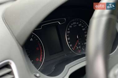 Внедорожник / Кроссовер Audi Q3 2012 в 