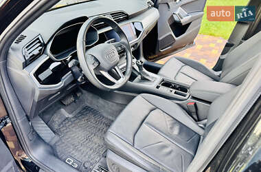 Внедорожник / Кроссовер Audi Q3 2021 в 