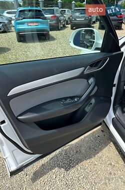 Внедорожник / Кроссовер Audi Q3 2017 в 