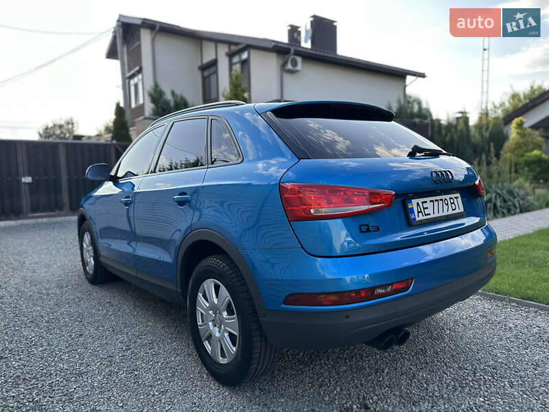 Позашляховик / Кросовер Audi Q3 2016 в Дніпрі