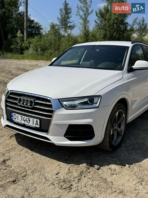 Внедорожник / Кроссовер Audi Q3 2016 в 