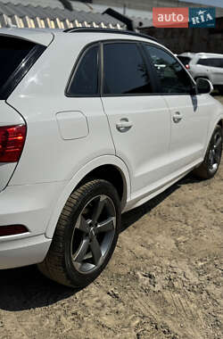 Внедорожник / Кроссовер Audi Q3 2016 в 