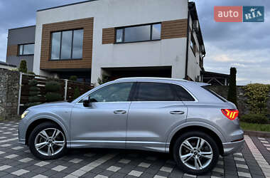 Внедорожник / Кроссовер Audi Q3 2019 в 