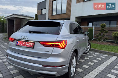 Внедорожник / Кроссовер Audi Q3 2019 в 