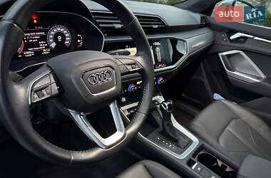 Внедорожник / Кроссовер Audi Q3 2019 в 