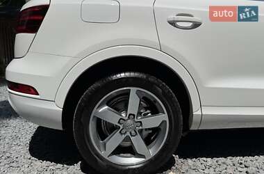 Внедорожник / Кроссовер Audi Q3 2015 в 