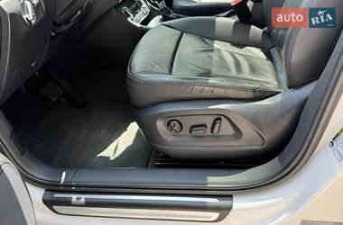 Внедорожник / Кроссовер Audi Q3 2015 в 