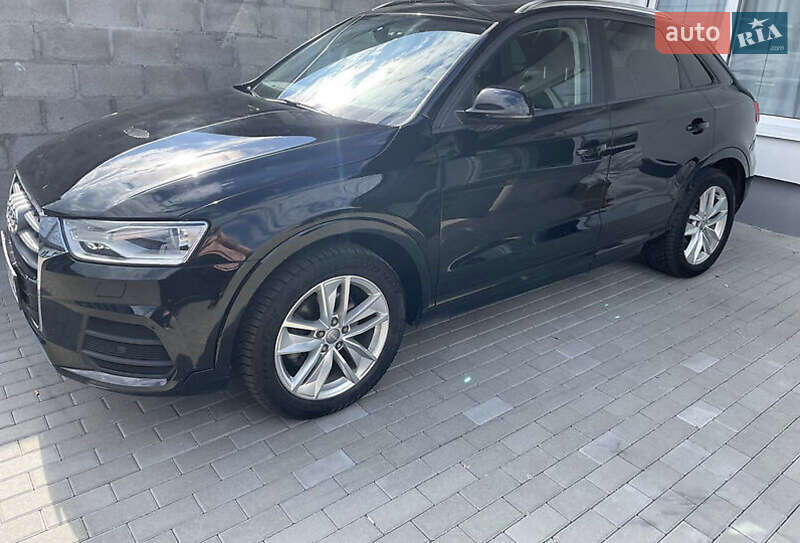 Внедорожник / Кроссовер Audi Q3 2017 в Львове