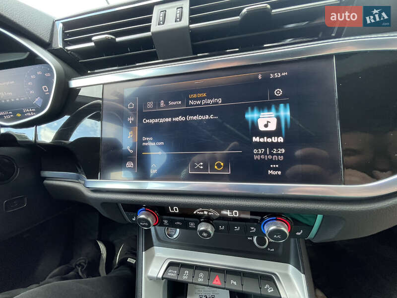 Внедорожник / Кроссовер Audi Q3 2021 в 