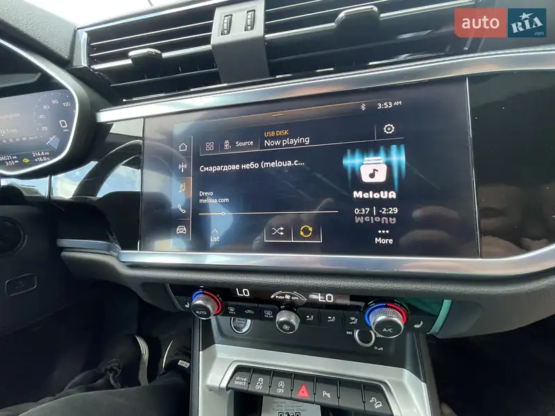 Внедорожник / Кроссовер Audi Q3 2021 в 
