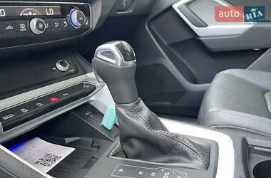 Внедорожник / Кроссовер Audi Q3 2021 в 