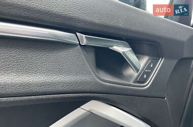 Внедорожник / Кроссовер Audi Q3 2021 в 