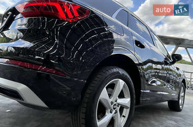 Внедорожник / Кроссовер Audi Q3 2021 в 