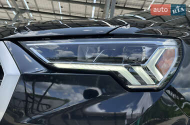 Внедорожник / Кроссовер Audi Q3 2021 в 