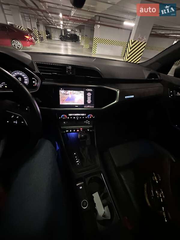 Позашляховик / Кросовер Audi Q3 2021 в Києві
