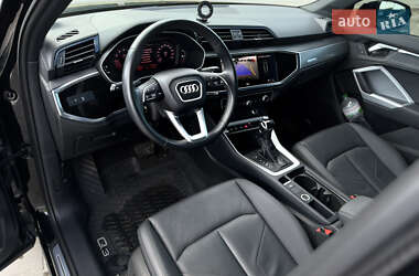 Внедорожник / Кроссовер Audi Q3 2023 в 