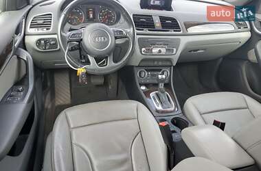 Внедорожник / Кроссовер Audi Q3 2015 в 