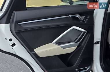 Внедорожник / Кроссовер Audi Q3 2019 в 