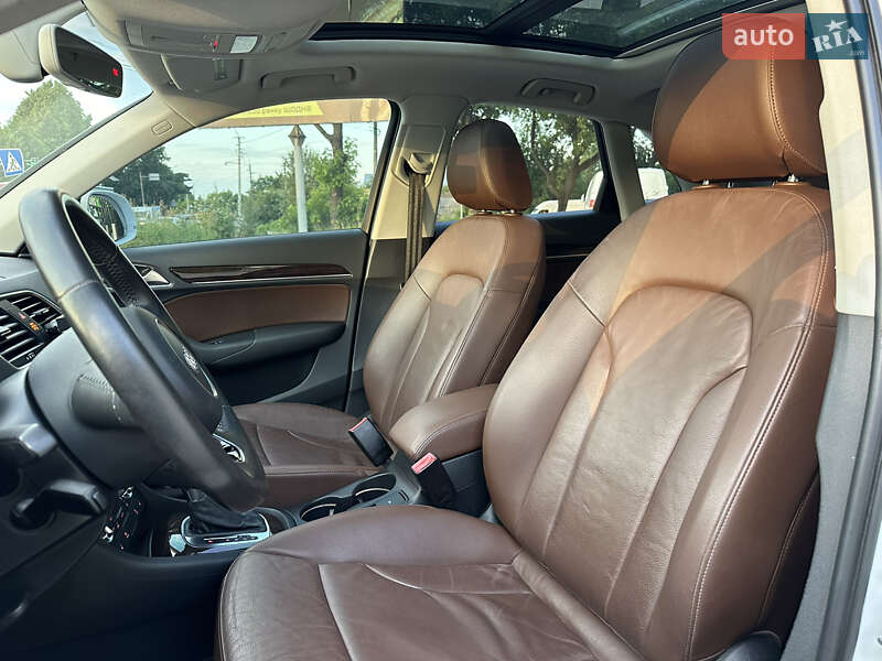 Внедорожник / Кроссовер Audi Q3 2015 в Ровно