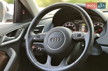 Внедорожник / Кроссовер Audi Q3 2015 в 