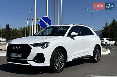 Внедорожник / Кроссовер Audi Q3 2021 в Киеве