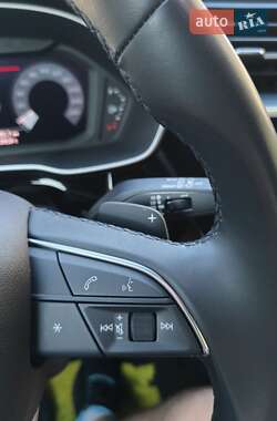 Внедорожник / Кроссовер Audi Q3 2022 в 