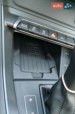Внедорожник / Кроссовер Audi Q3 2022 в 