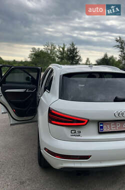Внедорожник / Кроссовер Audi Q3 2015 в 