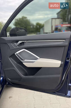 Внедорожник / Кроссовер Audi Q3 2024 в 
