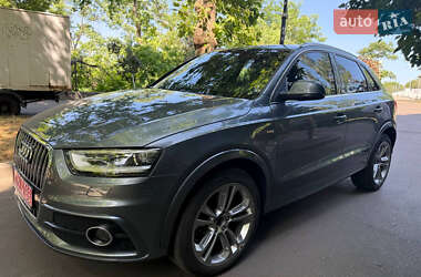 Внедорожник / Кроссовер Audi Q3 2015 в 