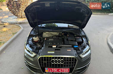 Внедорожник / Кроссовер Audi Q3 2015 в 