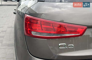 Внедорожник / Кроссовер Audi Q3 2016 в 