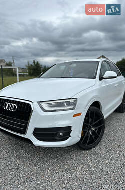 Внедорожник / Кроссовер Audi Q3 2015 в 