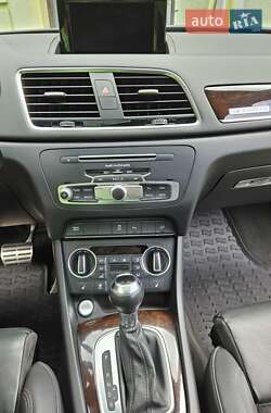 Внедорожник / Кроссовер Audi Q3 2015 в 