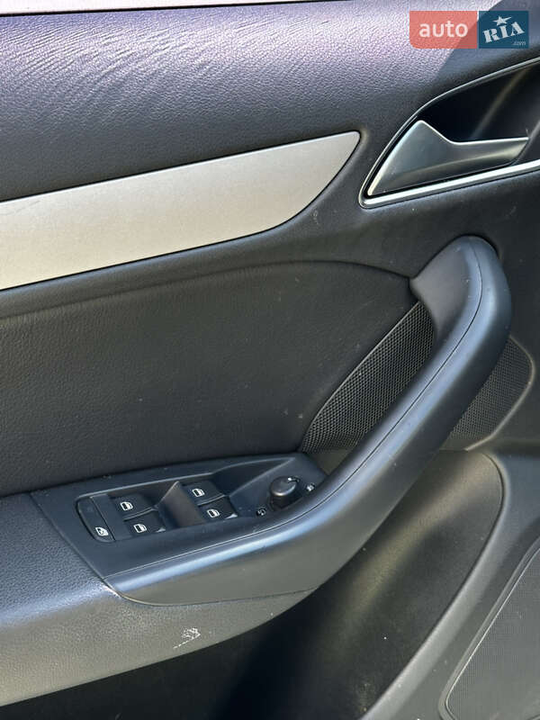 Внедорожник / Кроссовер Audi Q3 2013 в Львове
