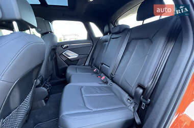 Внедорожник / Кроссовер Audi Q3 2020 в 